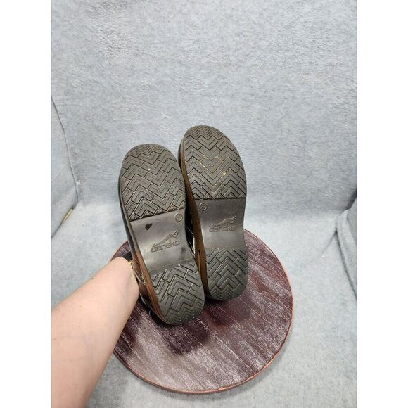 Dansko Womens Brown Leather Clogs With Embossed Floral Design - Size 39 - Picture 11 of 13